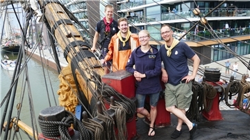 Vier Deutsche, die auf der „Götheborg“ mitsegeln (von links): Britta Dupke, Julius Koschnick, Ann-Cathrin Rohrweber und der Bremerhavener Phillip Zimdahl.