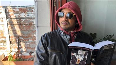 Vikrant Subramanian ist eigentlich Opernsänger im Stadttheater Bremerhaven. Doch als „Indoor Gangsta“ rappt er auch.