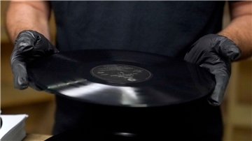 Vinyl-Schallplatten sind oft totgesagt worden. Doch das ist nicht ganz richtig.