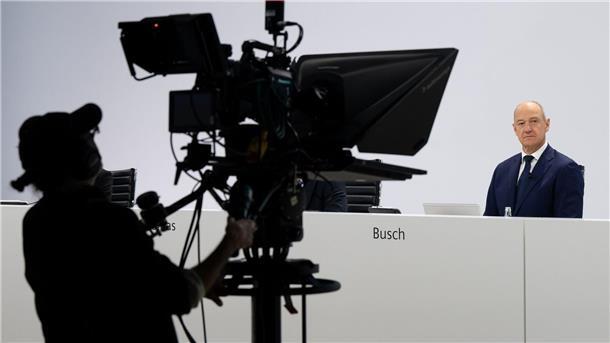 Virtuelle Hauptversammlung bei der Siemens AG mit dem Vorstandsvorsitzenden  Roland Busch.