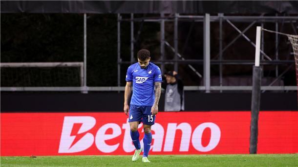 Sogar Baumann patzt bei Hoffenheim: „Klassischer Fehlpass“ Völlig geknickt: Hoffenheim und Valentin Gendrey in Braga.