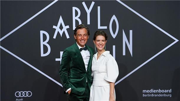 Letzte „Babylon Berlin“-Staffel spielt 1933 Volker Bruch und Liv Lisa Fries bei der Weltpremiere der vierten Staffel der TV-Serie Babylon Berlin.