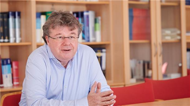 Post Covid: Wenn Corona einfach nicht verschwindet Volker Köllner forscht zu Post Covid.