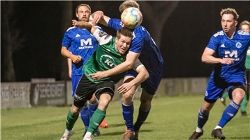 Voller Einsatz - wie hier von Henrik Dubbels gegen Verden II  - wird von den Heeslinger Spielern auch beim Gastspiel in Hülsen erwartet.
