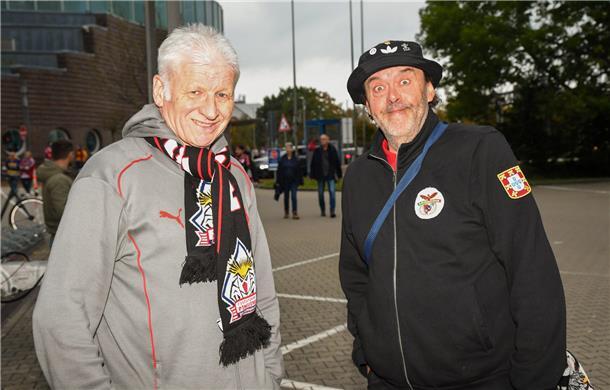 Voller Vorfreude treffen sich die Eishockey-Fans zum Champions-Hockey-League-Due...
