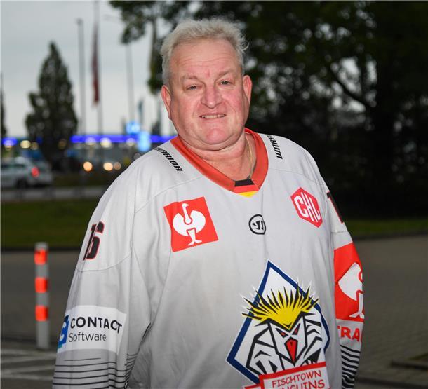 Voller Vorfreude treffen sich die Eishockey-Fans zum Champions-Hockey-League-Due...