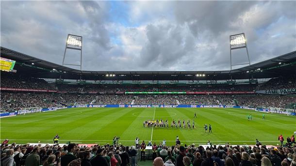 3:1 in Wolfsburg: Bayern-Frauen gewinnen Topspiel Volles Haus im Nordderby.