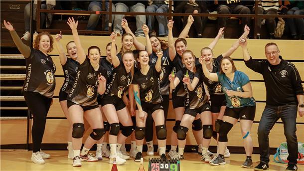 Volleyballmeisterschaft vorzeitig gesichert - das Team des TuS Klein Meckelsen dominiert die Saison in der Bezirksklasse.