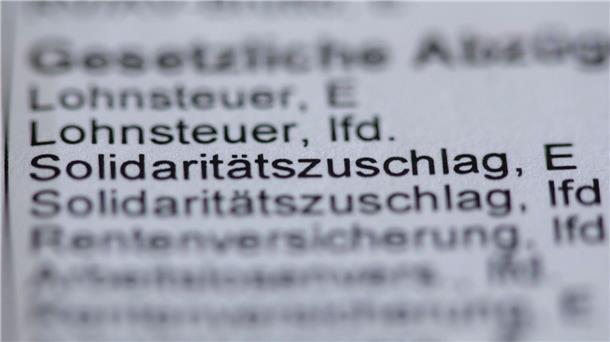 Steuerzahlerbund fordert Komplett-Abschaffung des Soli „Vollständige Abschaffung des Solidaritätszuschlags oder eine Senkung des Körperschaftsteuersatzes wären wichtige Entlastungssignale.“