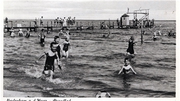 Von 1928 bis in die 1980er Jahre hatte Nordenham ein Strandbad. Hier lernten Nordenhamer Kinder schwimmen.
