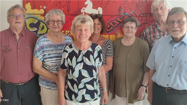 von links:  Eckhard Ziermann, Edelgard Kramer, Karin Tönjes, Rita Kaluza-Janßen, Christine Heinemann, Ewald Siefken und Siegfried Kramer