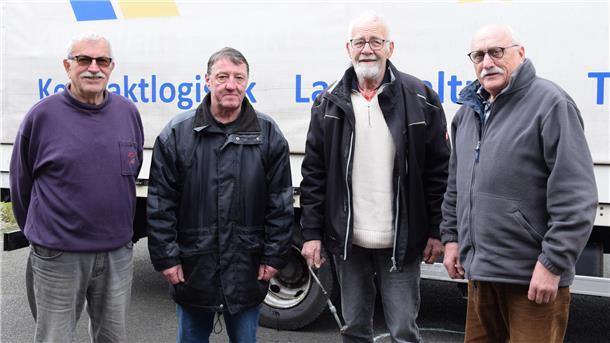 Wo die Not groß ist: Litauenhilfe Butjadingen bringt Sachspenden nach Kaunas Vier Männer stehen vor einem LKW.