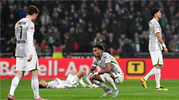 Kein Bekenntnis zu Simonis: Wolfsburg-Trainer vor dem Aus? Von späten Gegentoren geschockt: Wolfsburg verliert auch in Bremen - auch den Trainer.