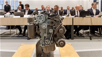 Vor dem OVG Schleswig wurde über die Genehmigung eines VW-Software-Updates in der Motorsteuerung durch das KBA verhandelt.