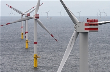 Vor der Insel Spiekeroog steht der Offshore-Windpark „Nordsee 1“. Die Schutzgemeinschaft Deutsche Nordseeküste hat die Sorge, dass solche Windparks Überhand nehmen. Das passe nicht zu einem Weltnaturerbe.