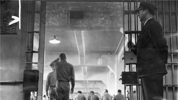Der berüchtigte „Rock“: Alcatraz vor 60 Jahren geschlossen Vor mehr 60 Jahren liefen die Alcatraz-Insassen noch durch die Speisesäle des berüchtigten Gefängnisses.