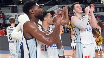 Vor vier Monaten hatten die Profis der Eisbären Bremerhaven keine Mühe, den SC Rasta Vechta II in der Bremer ÖVB-Arena zu schlagen. Das dürfte am Samstag im Rückspiel im Rasta-Dome anders werden. 