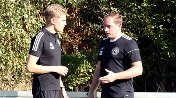 Vor zwei Jahren agierte Michel Miesner (links) noch im Team mit Florian Ryll beim Zusammenschluss der Mannschaften aus Hamersen und Sittensen, heute trainiert er die Herrenmannschaft des VfL Sittensen.