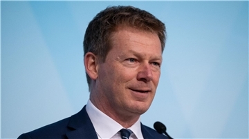 Vorstandsvorsitzender der Deutschen Bahn AG, Richard Lutz, Vorstandsvorsitzender der Deutschen Bahn AG, spricht bei einer Pressekonferenz in München.