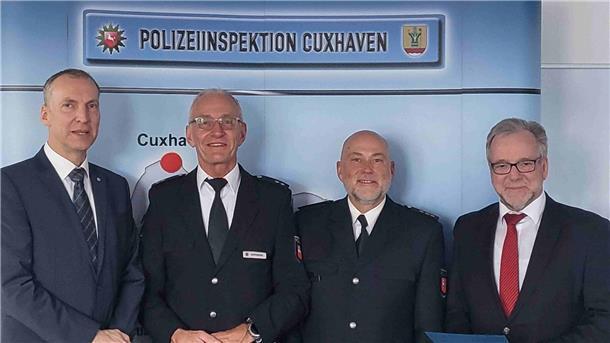 Kriminaldirektor Arne Schmidt, Polizeioberrat Norbert Schepergerdes, Polizeidirektor Michael Hasselmann und Polizeipräsident Johann Kühme