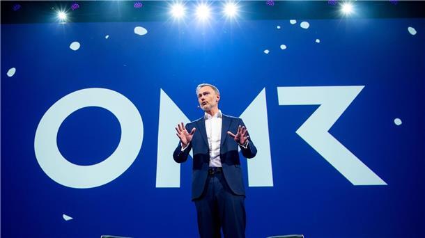 Stinkbombe bei Lindner-Auftritt auf OMR-Festival gefunden Während des Auftritts von Bundesfinanzminister Christian Lindner auf dem OMR-Festival, hat sich innerhalb kürzester Zeit ein übler Geruch in der Halle verbreitet.