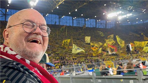 Was für ein Abend: Dieser Mann wurde vom Verein Lebenswunsch nach Dortmund zur Champions-League-Partie BVB Dortmund gegen FC Barcelona gebracht.