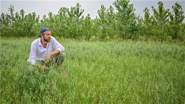 „Wasser wird immer knapper, wir haben keinen gesunden Boden mehr“: Landwirt Benedikt Bösel.