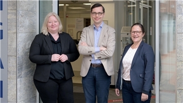 (von links) Katja Loesche, Stephan Freitag und Daniela Laatz von Ameos