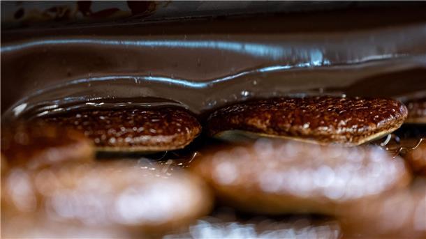 Lebkuchen-Hersteller im Backstress - bald startet Verkauf Weihnachtsgebäck verkauft sich besser bei grauem Himmel.