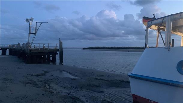 Wie die Insulaner von Neuwerk 385 gestrandeten Passagieren geholfen haben Schiff und Anleger