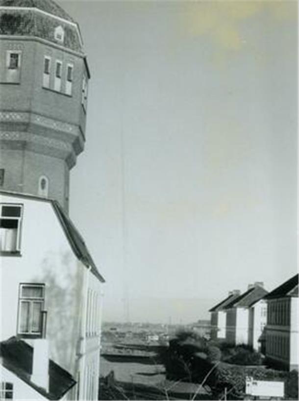 Nordenhamer Wasserturm ist seit Jahrzehnten ein attraktives Fotomotiv Weit und breit das höchste Gebäude war der Wasserturm einst- und ist es noch heute.