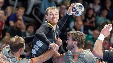 Welthandballer Mathias Gidsel war einmal mehr beste Werfer der Füchse. (Archivbild)