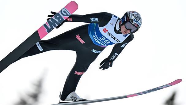 Vor Urteil im WM-Skisprungskandal: Lindvik siegt und bangt Weltmeister Marius Lindvik hofft auf ein mildes Urteil im WM-Anzugskandal.
