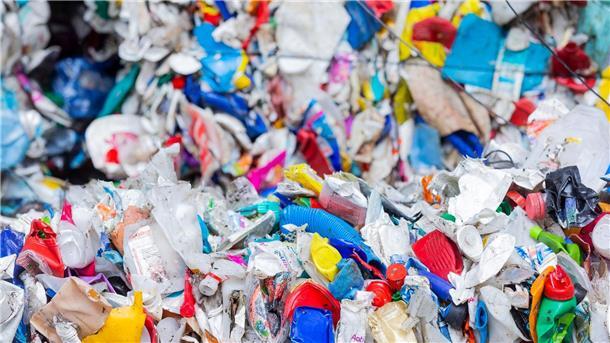 Plastikmüll-Eindämmung: Gespräche bringen kaum Fortschritt Weltweit wird mehr und mehr Plastik produziert – und nur ein kleiner Teil davon recycelt.
