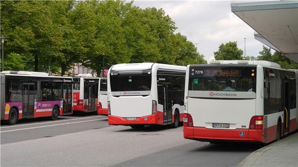 Weniger Fahrgäste im Nahverkehr als vor Corona Weniger Fahrgäste in Bussen und Bahnen als vor Corona. (Archivbild)