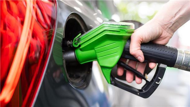 Kraftstoff aus Küchenresten Wenn auch die Bundesländer zustimmen, könnten Dieselfahrzeuge ab Mitte April klimafreundlichen Sprit aus Abfallstoffen tanken.