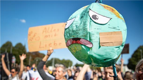 Der Klimawandel schlägt auf die Psyche Wenn es dem Globus schlecht geht, belaste das junge Klimaaktivisten häufig auch selbst seelisch, sagen Therapeuten.