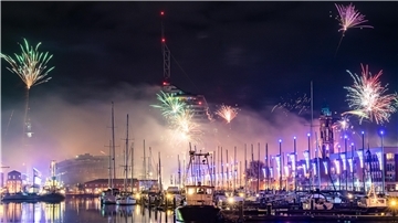 Wenn es nach der rot-grün-roten Koalition geht, wird es bald kein freies Silvesterfeuerwerk mehr geben. Alternativ sollen für die Bürger am Jahreswechsel kostenlose Höhenfeuerwerke in den Stadtteilen veranstaltet werden. Foto: Hartmann