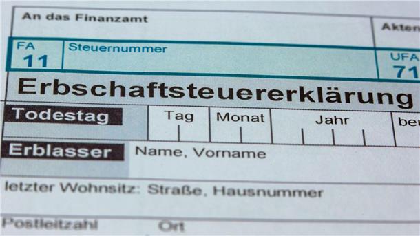 Große Erbschaften oft steuerfrei – Vorschläge für Reform Wer erbt oder Vermögen geschenkt bekommt, muss Steuern zahlen - jedenfalls ab einer Freigrenze. (Symbolbild)