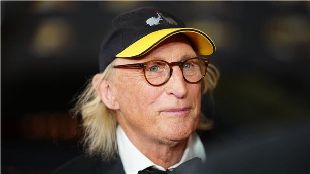 Wer hätte das gedacht: Otto Waalkes‘ „Friesenjung“ führt die Offiziellen Deutschen Single-Charts an.