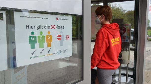 Wer in der Moor-Therme in Beers schwimmen gehen will, muss sich unter Umständen auf eine längere Wartezeit einstellen.