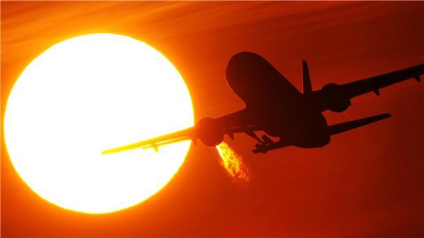 Wer in Richtung Sonnenziele fliegen möchte, der sollte sich angesichts der dynamischen Corona-Lage vorher gut über die jeweiligen Einreisebestimmungen des Zielortes informieren.