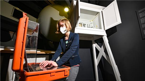 Wetter-Messstationen wie diese im Klimahaus helfen Meteorologin Annika Brieber bei ihrer Arbeit.