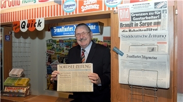 Wie Dr. Joachim Ditzen-Blanke von 1970 bis 2000 leiteten und leiten insgesamt fünf Verleger und Verlegerinnen seit 125 Jahren die Geschicke der NORDSEE-ZEITUNG.