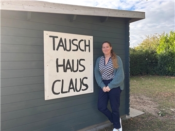 Wiebke Scheidl freut sich, dass das Tarmstedter Tauschaus wieder seinen Betrieb aufnehmen kann. Unterstützt wird sie künftig von einem kleinen Team.