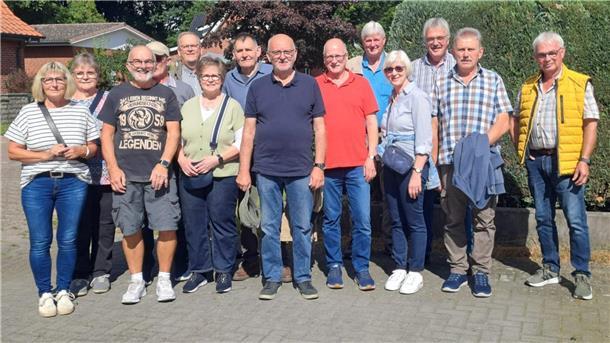 Wiedersehen nach 50 Jahren: Die ehemaligen Schülerinnen und Schüler der Hauptschule Selsingen verbrachten unbeschwerte Stunden in Anderlingen und Ohrel.