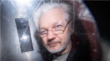 Wikileaks-Gründer Julian Assange droht die Auslieferung an die USA.