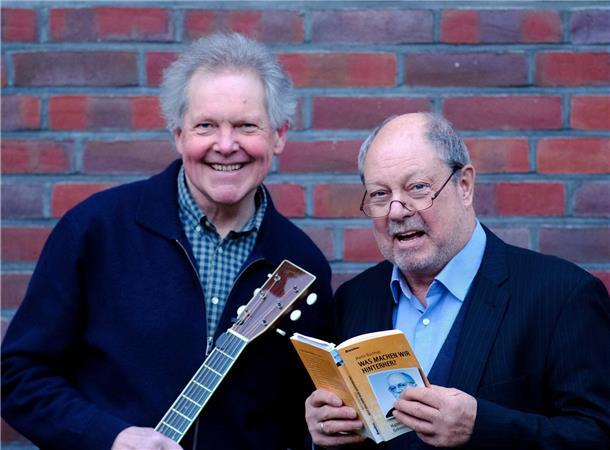 Wilfried Staake (links) und Walter Punke gastieren mit ihrem Programm in der Gedenkstätte Lager Sandbostel.