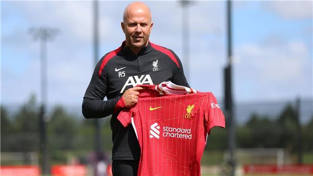 Liverpool-Coach Slot: Gespräch mit Klopp „bleibt unter uns“ Will nicht verraten, was ihm Jürgen Klopp sagte: Liverpool-Trainer Arne Slot.