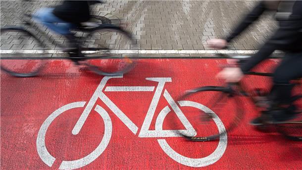 „Wir wollen in diesem Jahr einen Fahrradgipfel 2023 einberufen und zudem den Fahrradplan 2030 aufsetzen“, sagt Gruppensprecher Jürgen Janssen (Grüne).